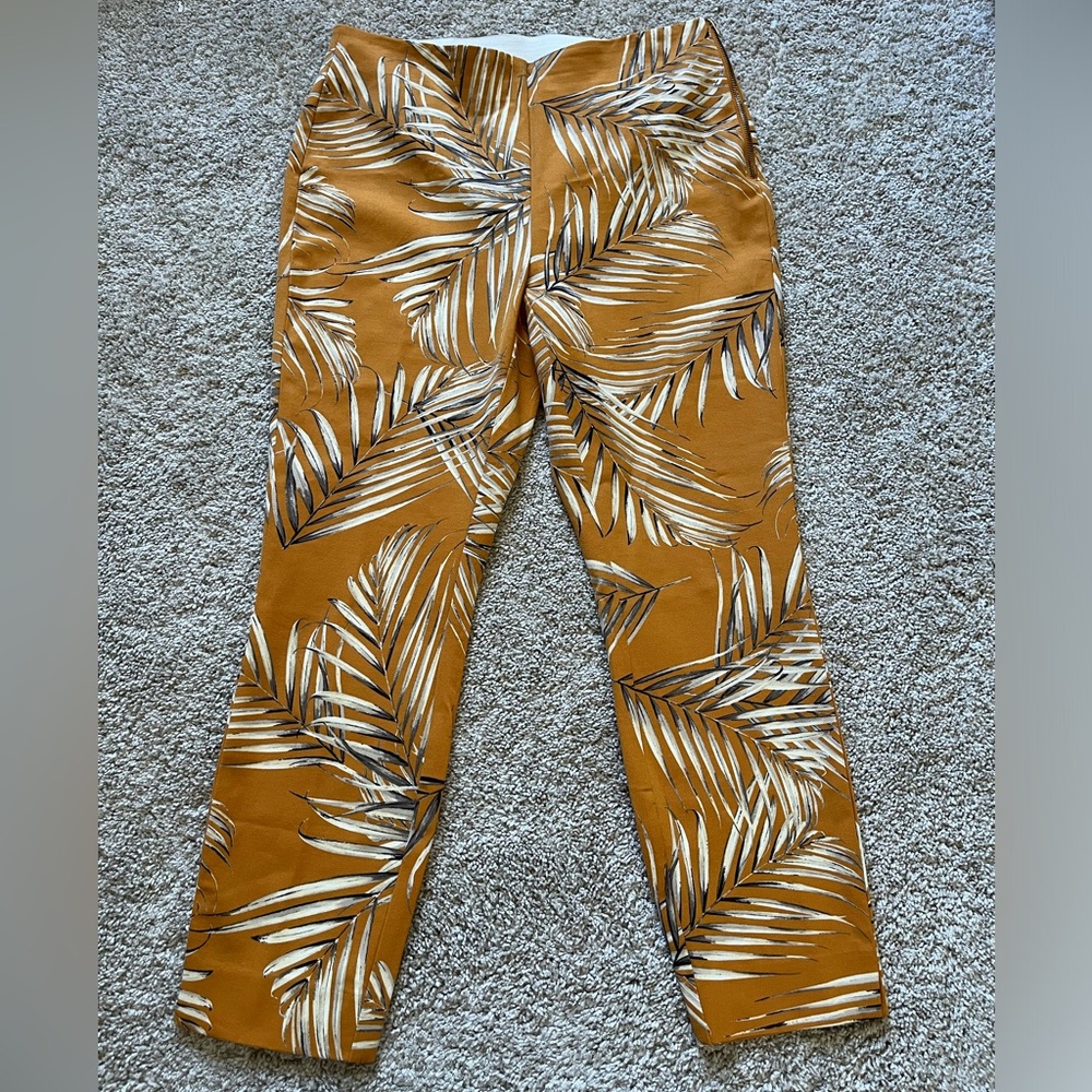 White House Black Market Women’s Mustard The Skinny Crop Pants Leaf Print Sz 8